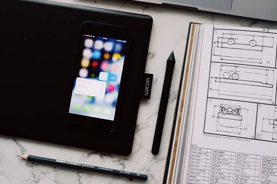 Designer’s two-screen setup